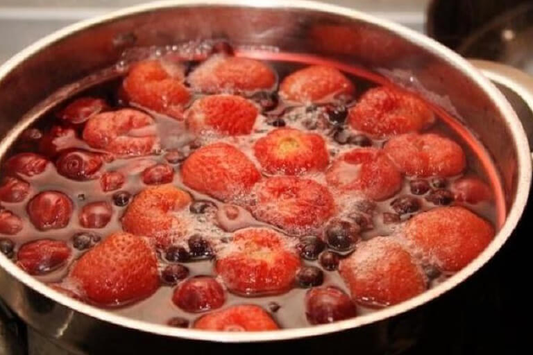 fabrication de compote de fraise
