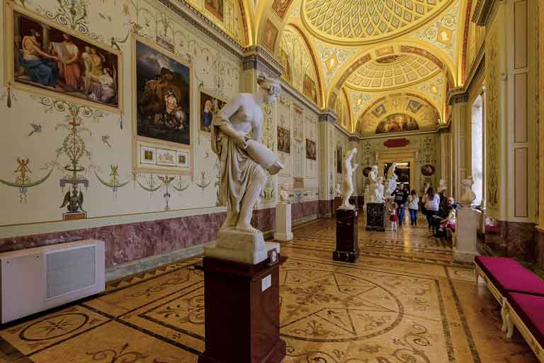 intérieur d'une galerie du musée hermitage
